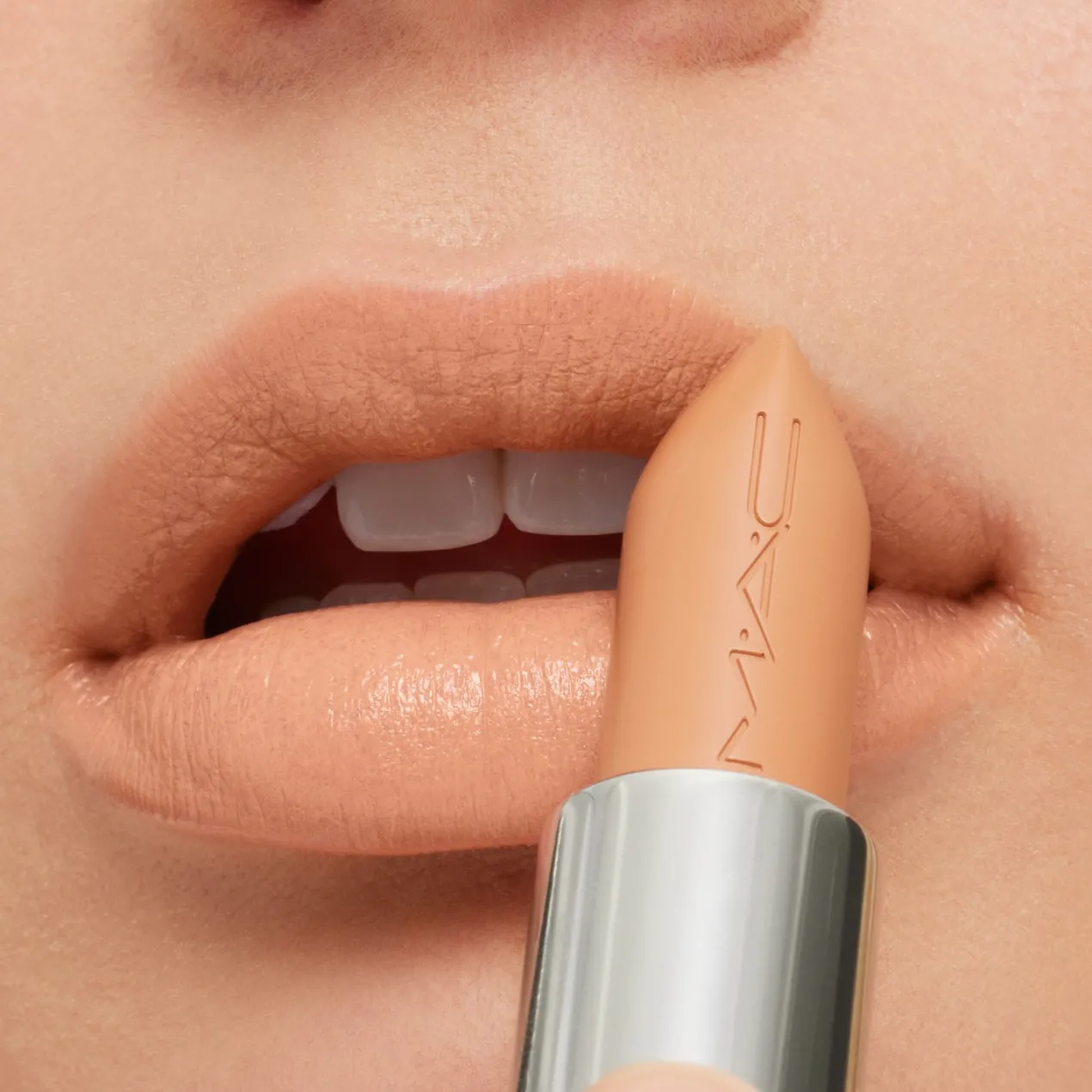 Barra de labios M·A·Cximal Sleek Satin Lipstick