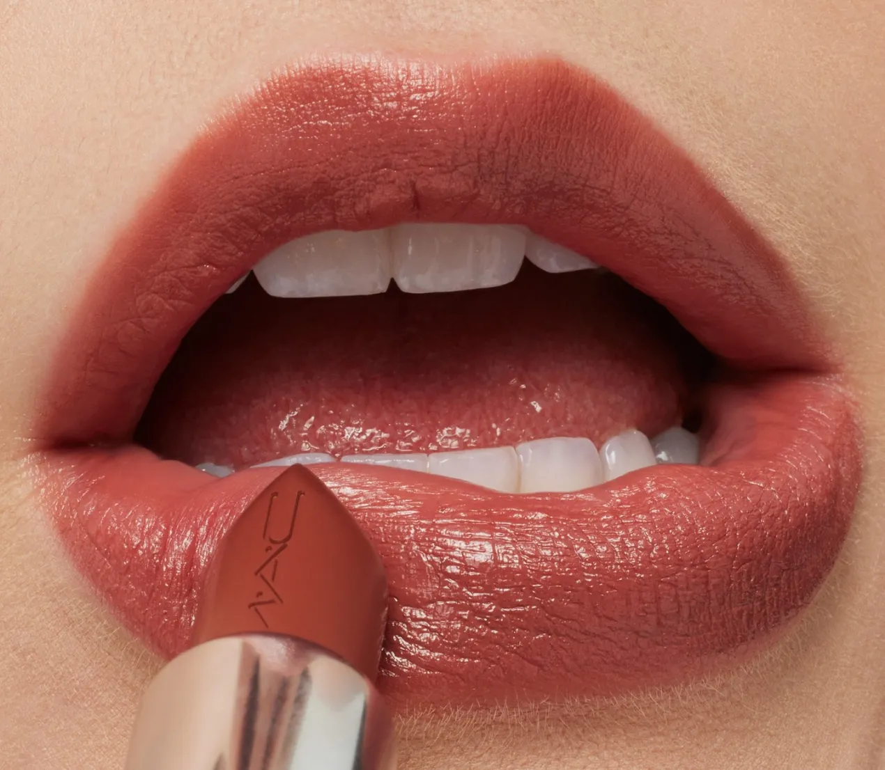 Barra de labios M·A·Cximal Sleek Satin Lipstick
