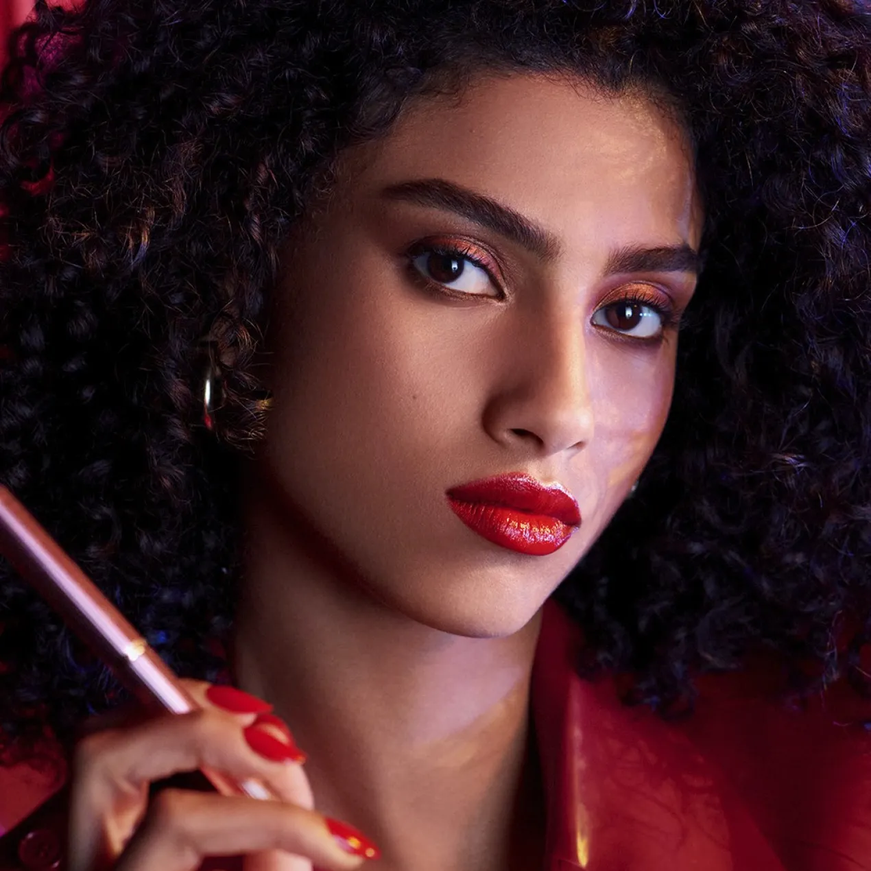 Barra de labios Pure Color Explicit Slick Shine Lipstick