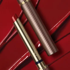 Barra de labios Pure Color Explicit Slick Shine Lipstick