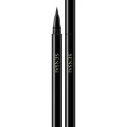 Designing Liquid Eyeliener Líquido
