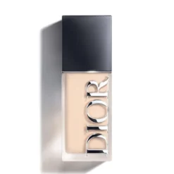Dior Forever Skin Wear Base de maquillaje mate con efecto difuminado