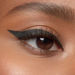 Dip Eyeliner Resistente al Agua 24h