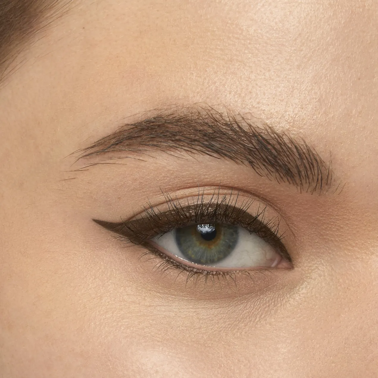 Lasting Drama Liner Automático