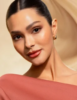 Latte Nourishing and Coffee Flavored Lip Gloss