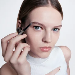 Lápiz de Cejas Pro Brow Definer Tip Brow Pencil