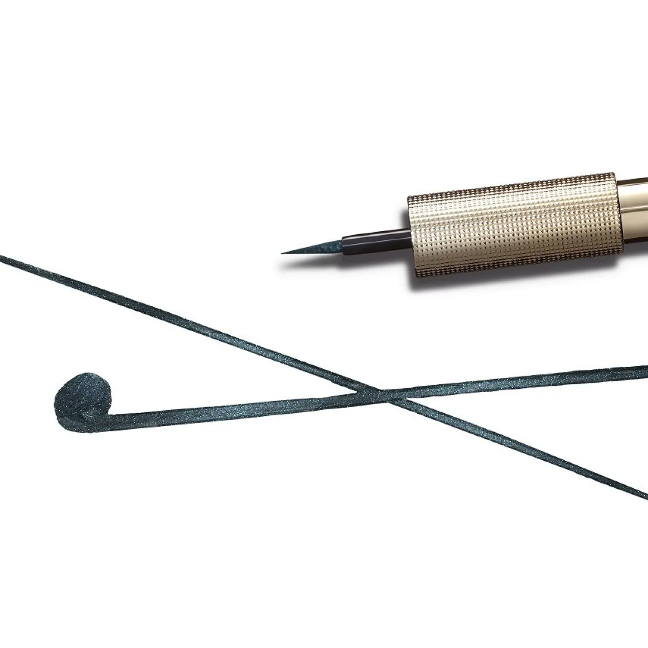 Matte Signature Eyeliner Líquido