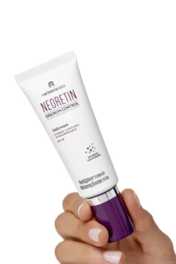 Neoretin Discrom Control Gel/Crema SPF 50