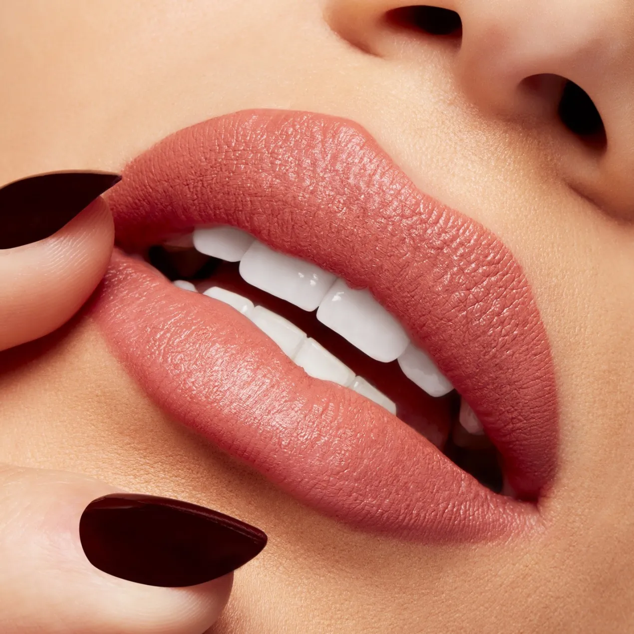 Powder Kiss Velvet Blur Barra de Labios Matte