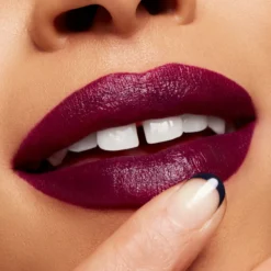 Powder Kiss Velvet Blur Barra de Labios Matte