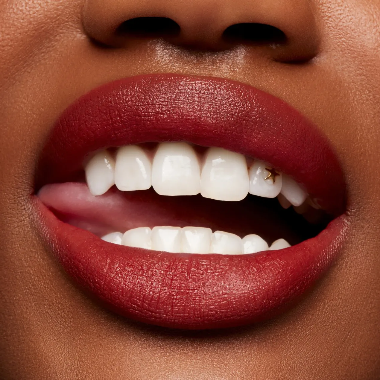 Powder Kiss Velvet Blur Barra de Labios Matte