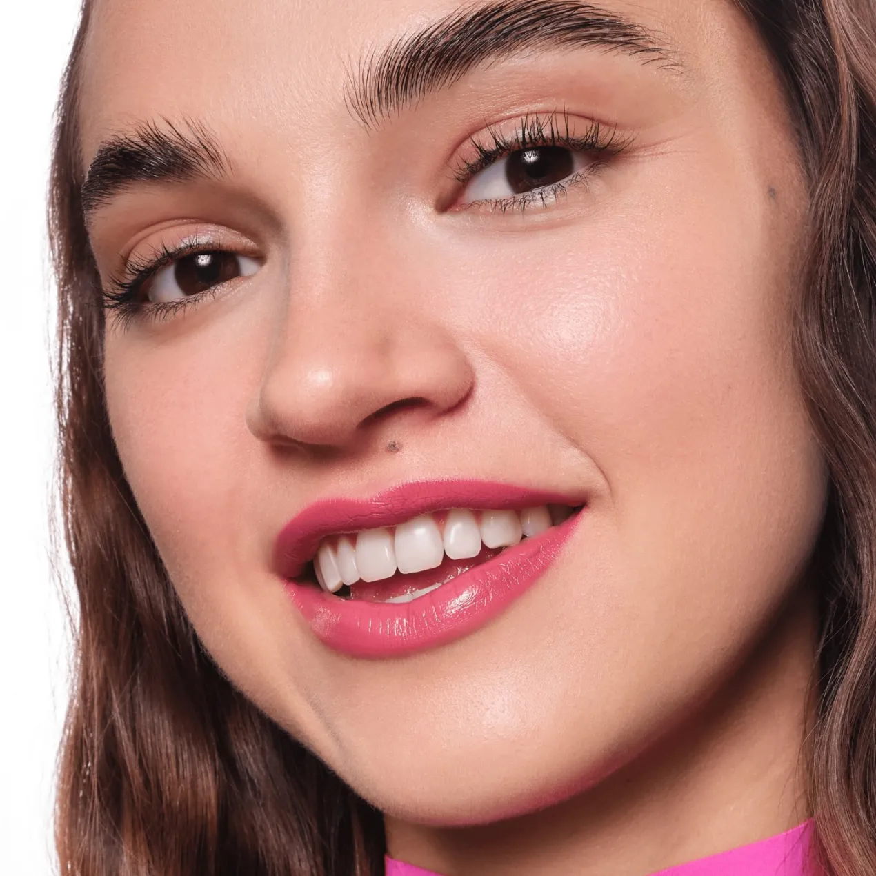 Satin Glow Barra de Labios con Brillo Luminoso