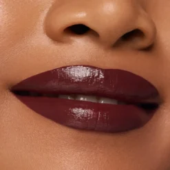 Satin Glow Barra de Labios con Brillo Luminoso