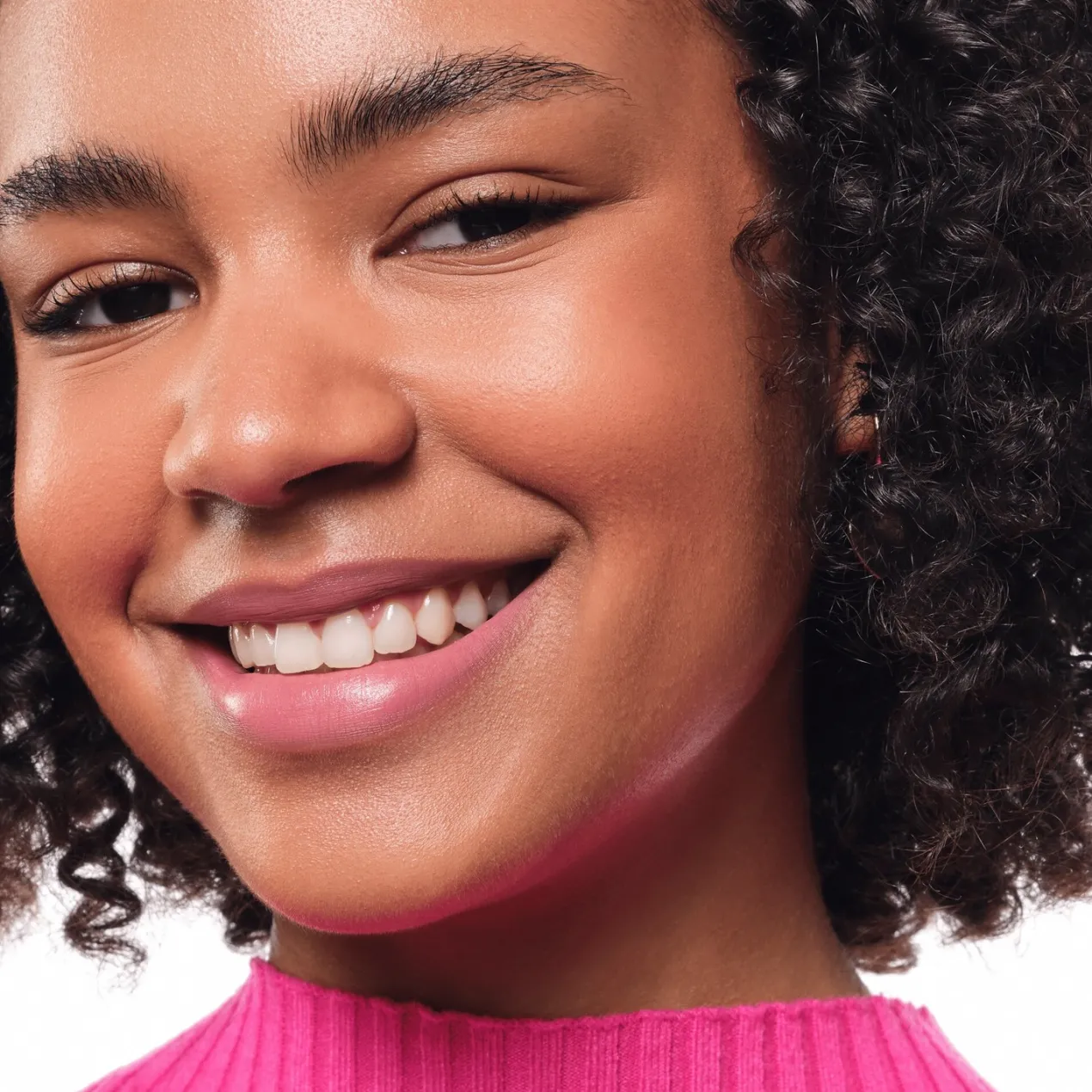 Satin Glow Barra de Labios con Brillo Luminoso
