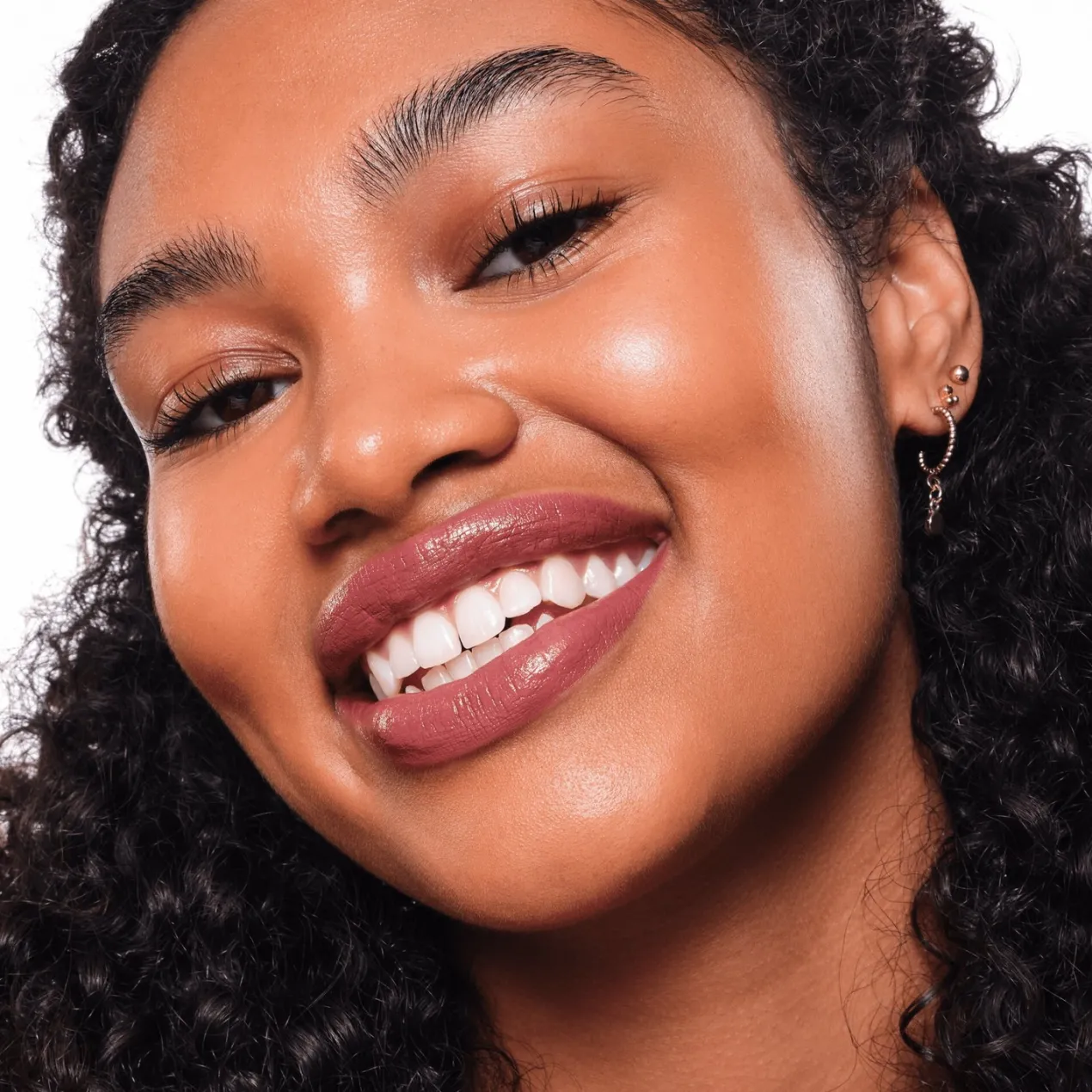 Satin Glow Barra de Labios con Brillo Luminoso