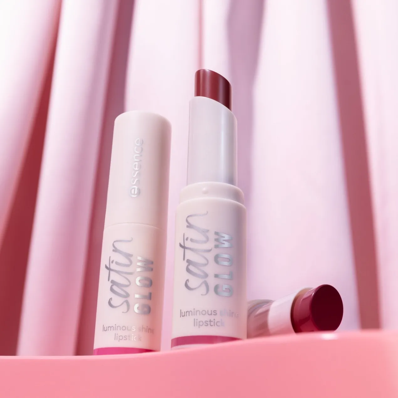 Satin Glow Barra de Labios con Brillo Luminoso