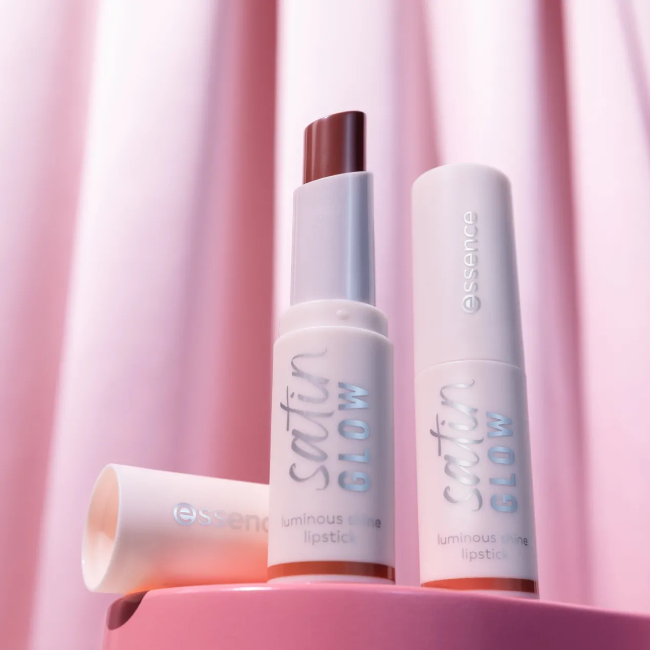 Satin Glow Barra de Labios con Brillo Luminoso