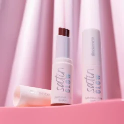 Satin Glow Barra de Labios con Brillo Luminoso