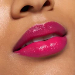 Satin Glow Barra de Labios con Brillo Luminoso
