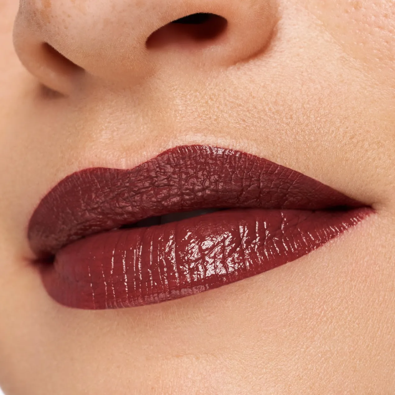 Satin Glow Barra de Labios con Brillo Luminoso