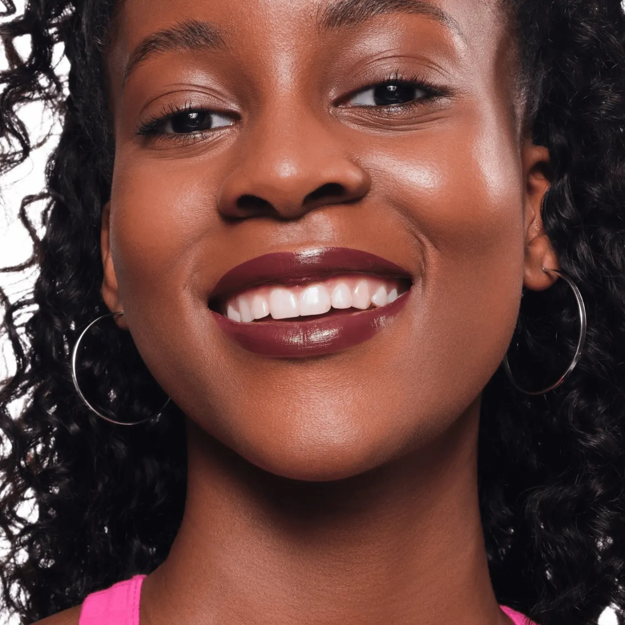 Satin Glow Barra de Labios con Brillo Luminoso
