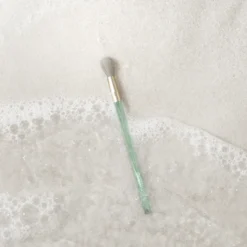 Sea Gems Taperede Eye Crease Brush