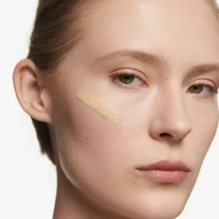 Skin Focused Care Face SPF50 Base de Maquillaje