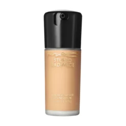 Studio Radiance Serum - Powered Foundation Base de maquillaje 24 hs hidratación