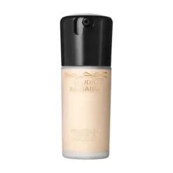Studio Radiance Serum - Powered Foundation Base de maquillaje 24 hs hidratación