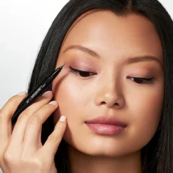 Superhero Liner Eyeliner Líquido