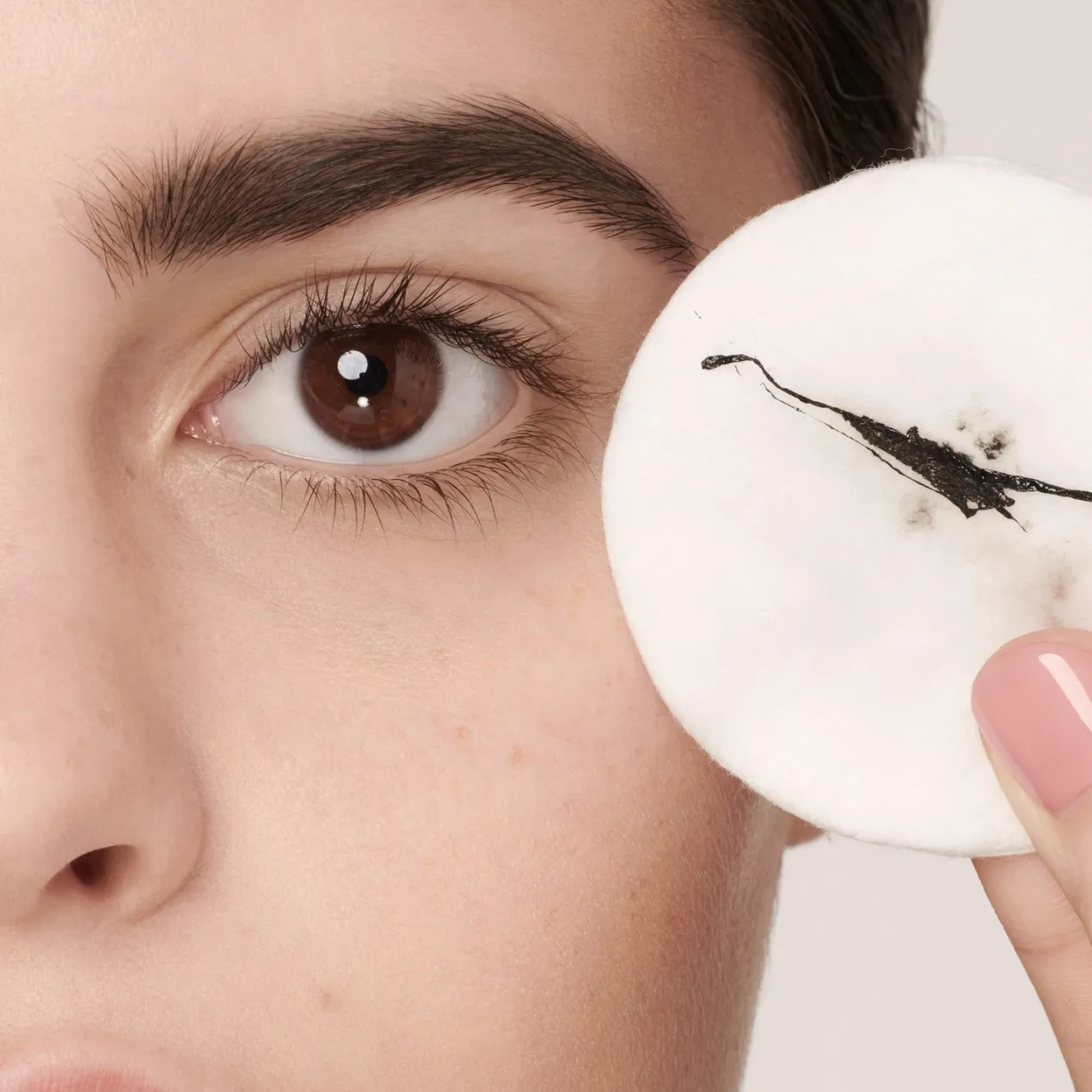 Tattoo Liner Eyeliner con Pincel Semipermanente