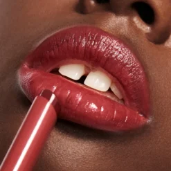 The Color Lip Glow