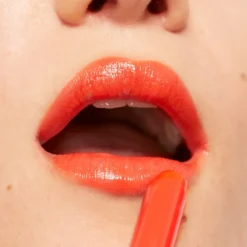 The Color Lip Glow