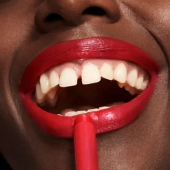 The Color Lip Glow