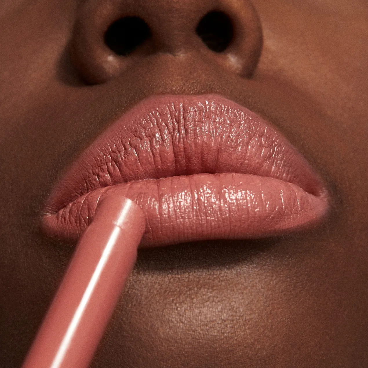 The Color Lip Glow