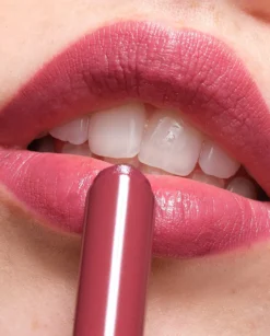 The Color Lip Glow