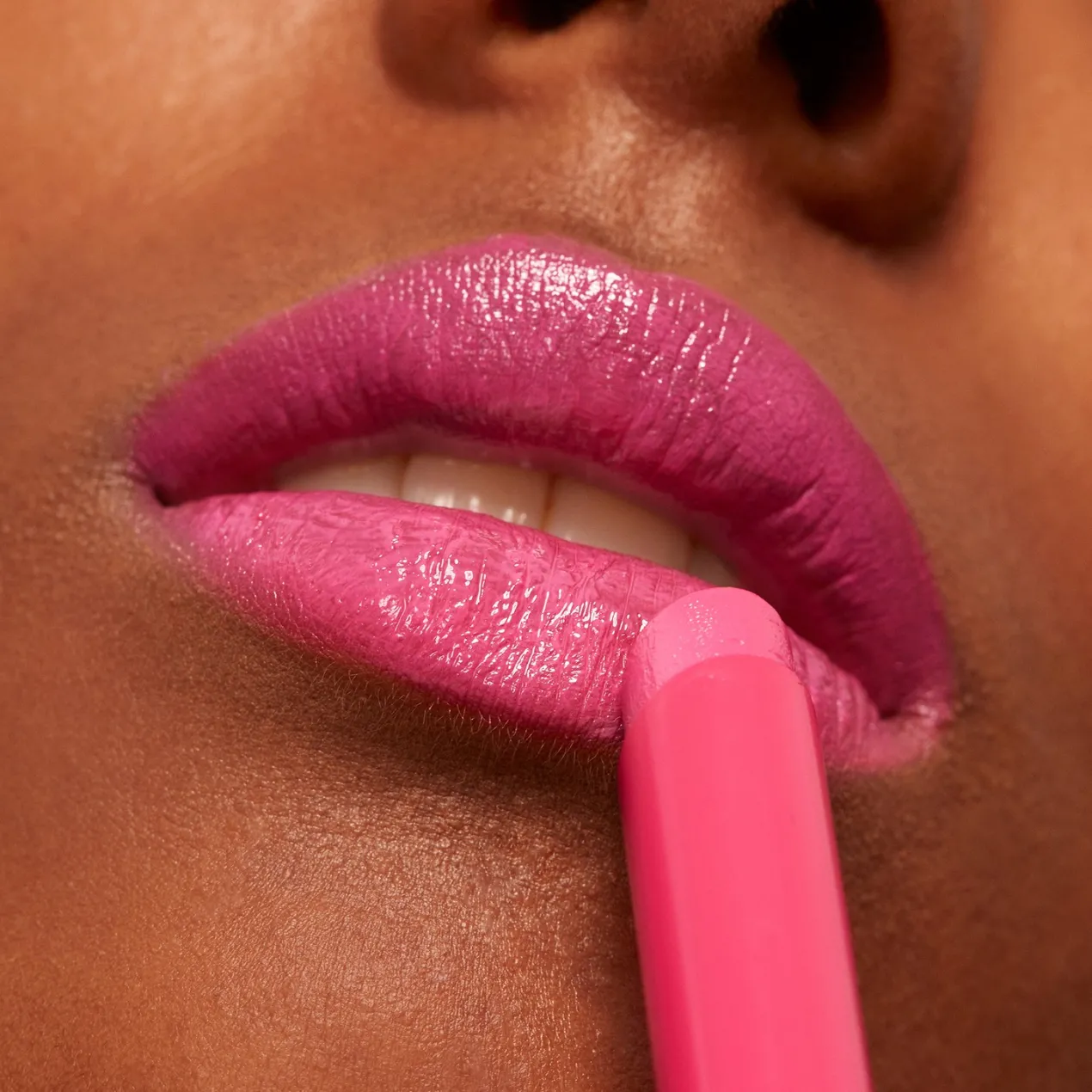 The Color Lip Glow