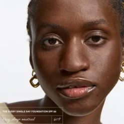 The Every Single Day Foundation SPF50